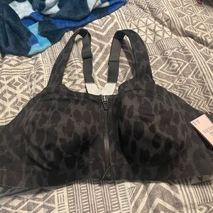 New with tags Victoria secret front close sport bra size 38C